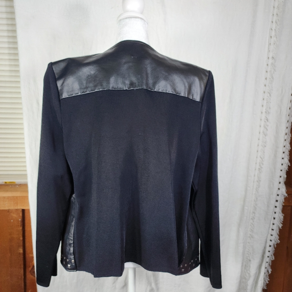 Leather jacket - Picture 2 of 6